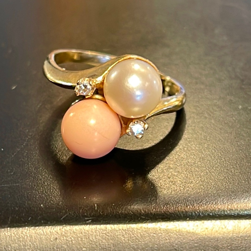 14k Vintage Pearl and coral Bypass ring - Picture 5 of 10